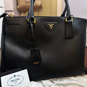 PRADA Saffiano Galleria Double Zip Tote Black